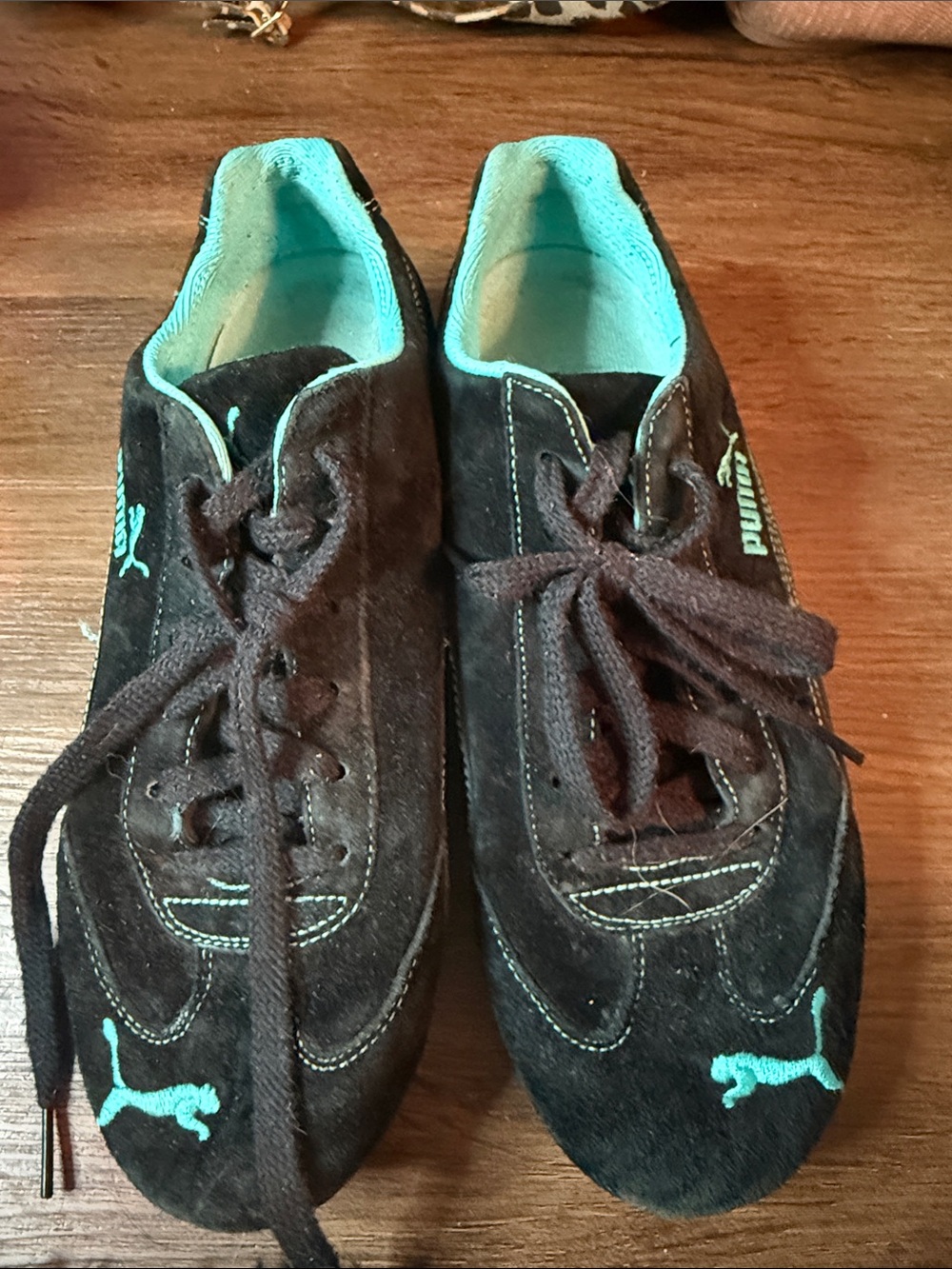 Puma Women’s Black Suede Sneakers with Teal Lining size 9.5M